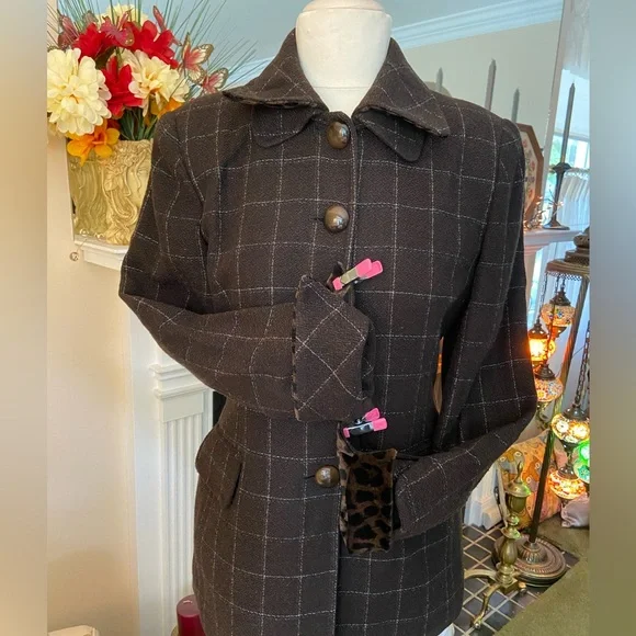 Christian Dior jacket size 10; with detachable collar and cuffs. Exquisite - Picture 15 of 15